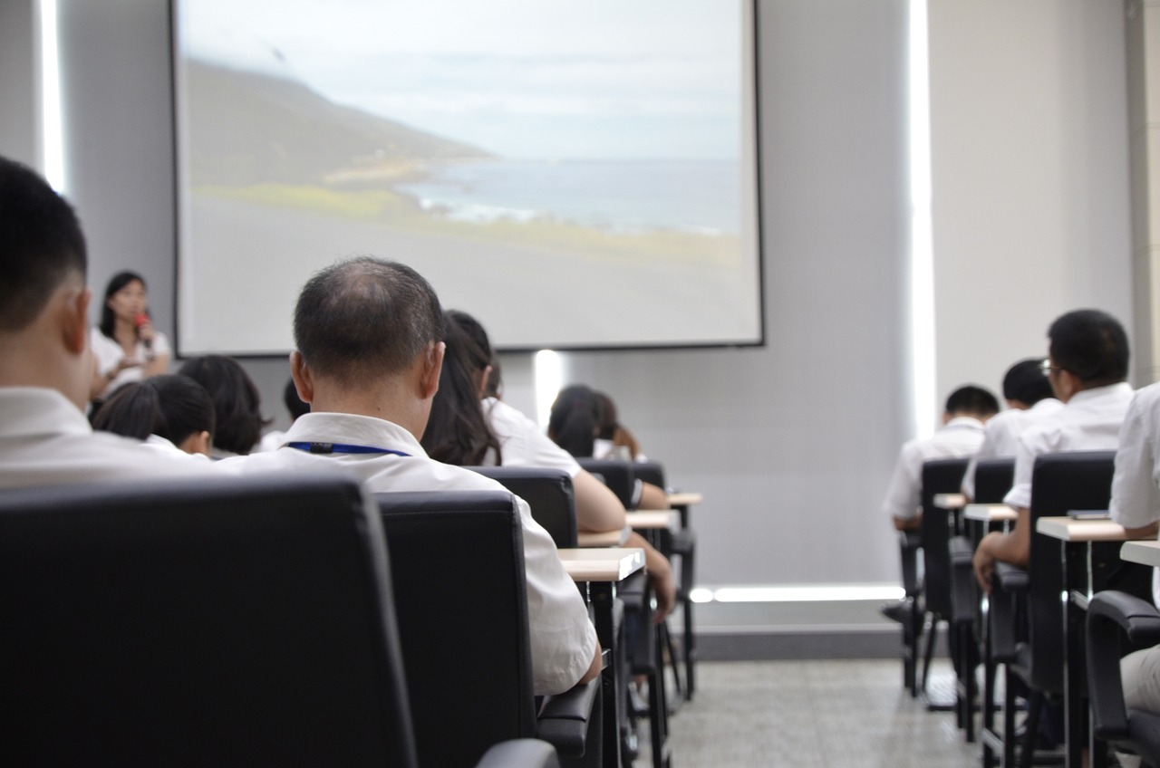 兼职群，架起学生、企业与梦想之桥的桥梁